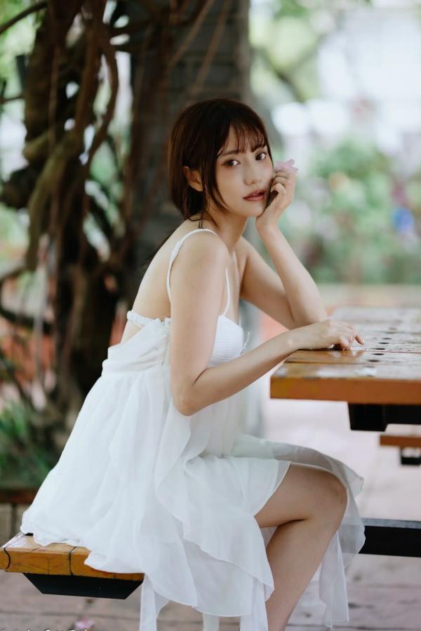    惠宁 - 富锦街清新气质写真，白色吊带长裙文艺少女，静谧时光优雅随拍 [93P]第30张图片