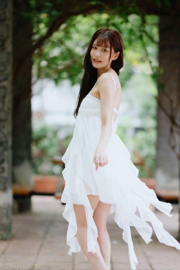    惠宁 - 富锦街清新气质写真，白色吊带长裙文艺少女，静谧时光优雅随拍 [93P]第43张图片