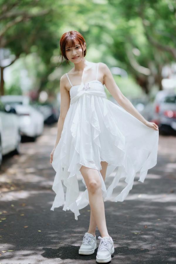    惠宁 - 富锦街清新气质写真，白色吊带长裙文艺少女，静谧时光优雅随拍 [93P]第45张图片