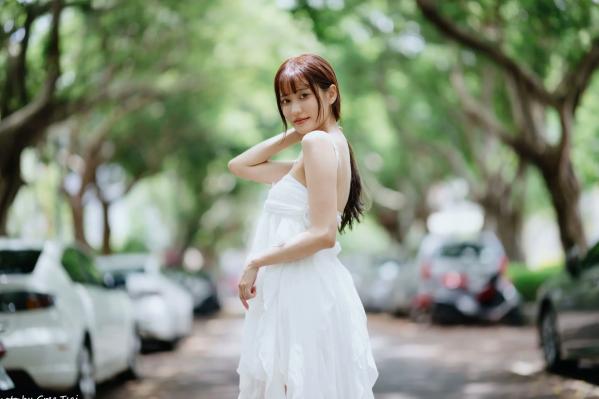    惠宁 - 富锦街清新气质写真，白色吊带长裙文艺少女，静谧时光优雅随拍 [93P]第48张图片