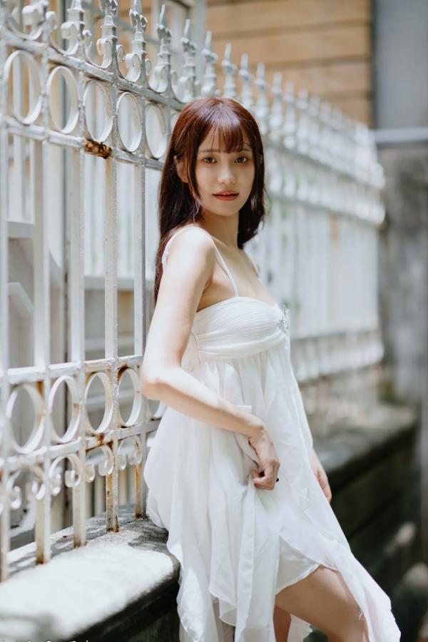    惠宁 - 富锦街清新气质写真，白色吊带长裙文艺少女，静谧时光优雅随拍 [93P]第52张图片