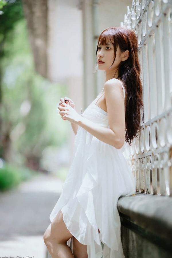    惠宁 - 富锦街清新气质写真，白色吊带长裙文艺少女，静谧时光优雅随拍 [93P]第56张图片