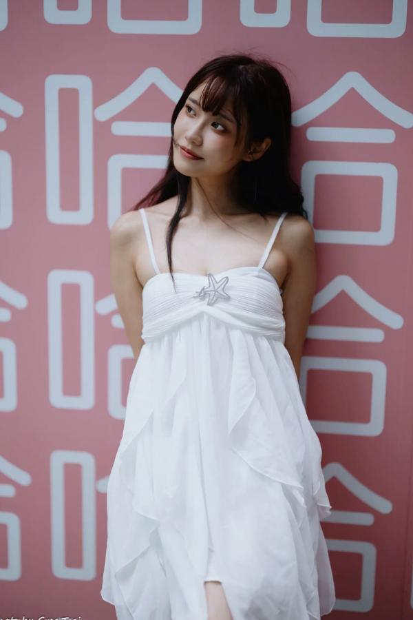    惠宁 - 富锦街清新气质写真，白色吊带长裙文艺少女，静谧时光优雅随拍 [93P]第63张图片