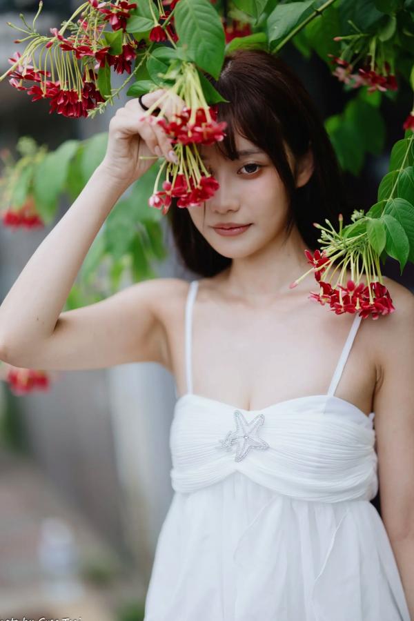    惠宁 - 富锦街清新气质写真，白色吊带长裙文艺少女，静谧时光优雅随拍 [93P]第84张图片