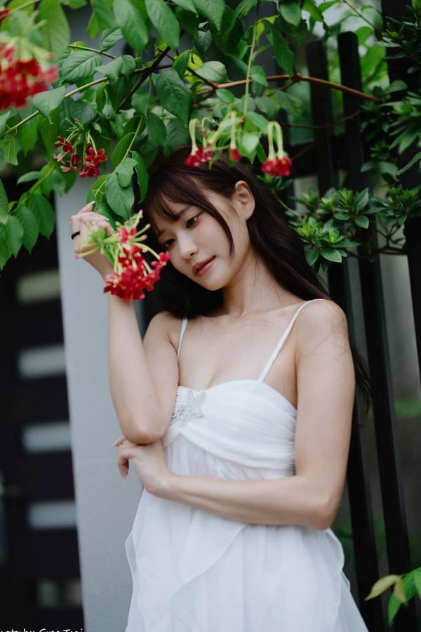    惠宁 - 富锦街清新气质写真，白色吊带长裙文艺少女，静谧时光优雅随拍 [93P]第87张图片