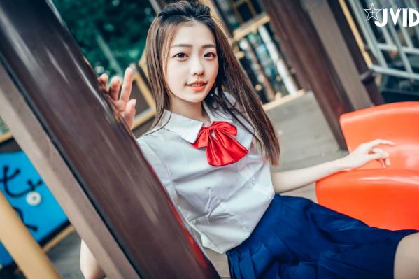    JVID-妍妍《校服诱惑》极品私房写真-同母異父兄妹相姦-2021.04.27第25张图片