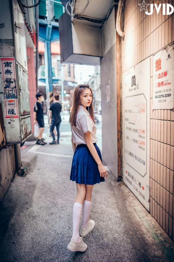    JVID-妍妍《校服诱惑》极品私房写真-同母異父兄妹相姦-2021.04.27第29张图片