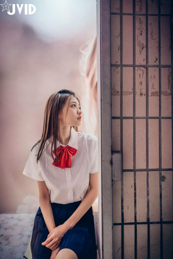    JVID-妍妍《校服诱惑》极品私房写真-同母異父兄妹相姦-2021.04.27第35张图片