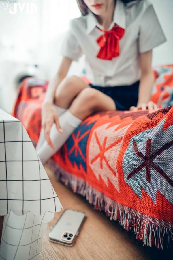    JVID-妍妍《校服诱惑》极品私房写真-同母異父兄妹相姦-2021.04.27第39张图片