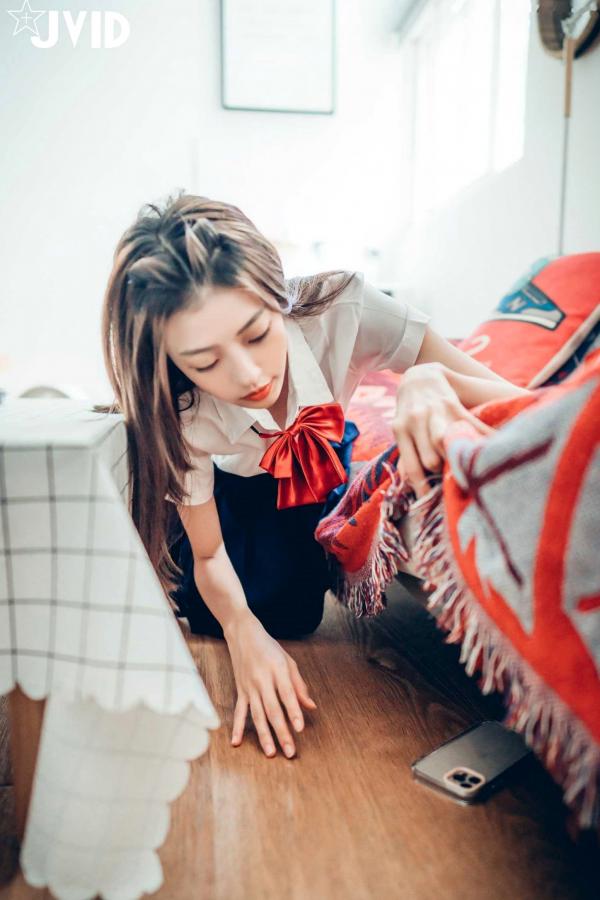    JVID-妍妍《校服诱惑》极品私房写真-同母異父兄妹相姦-2021.04.27第40张图片
