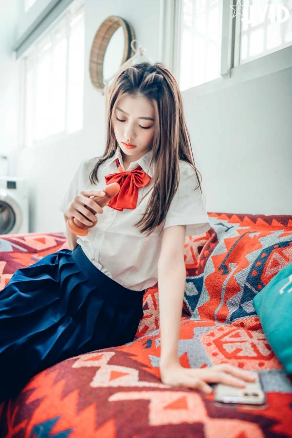    JVID-妍妍《校服诱惑》极品私房写真-同母異父兄妹相姦-2021.04.27第50张图片