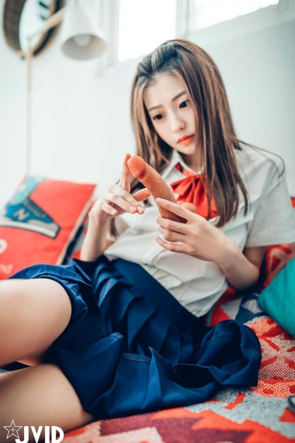    JVID-妍妍《校服诱惑》极品私房写真-同母異父兄妹相姦-2021.04.27第51张图片