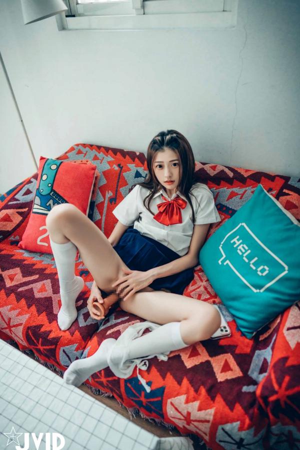    JVID-妍妍《校服诱惑》极品私房写真-同母異父兄妹相姦-2021.04.27第71张图片