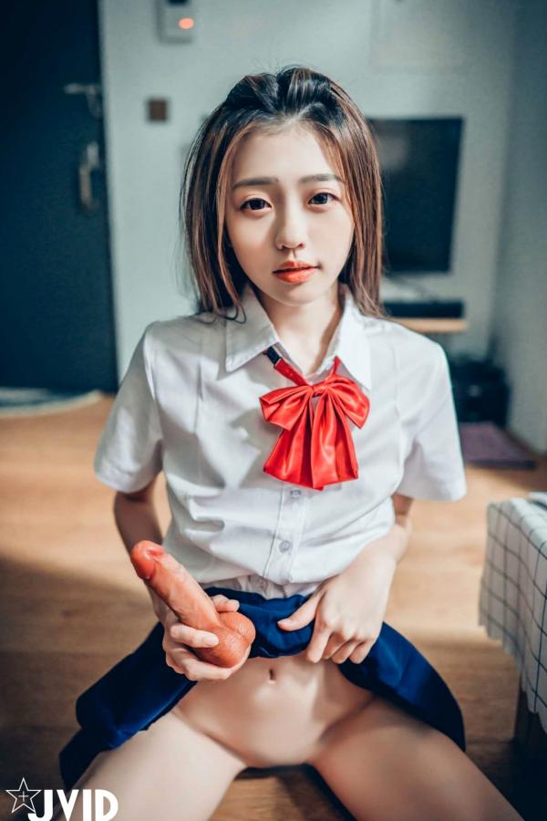    JVID-妍妍《校服诱惑》极品私房写真-同母異父兄妹相姦-2021.04.27第117张图片