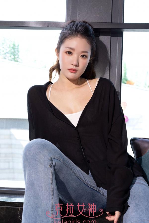    KelaGirls克拉女神-2019.04.22-宋黛-《超低腰牛仔》露背装性感私房照第2张图片