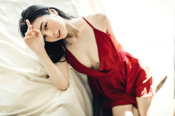    JVID-辰辰-我的女友这一次有点色有点甜-浴室湿身私房写真-透明罩衫黑丝极致诱惑-2022.04.05第4张图片