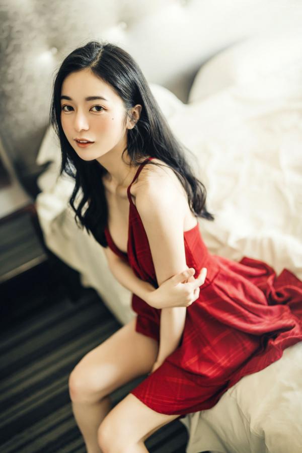    JVID-辰辰-我的女友这一次有点色有点甜-浴室湿身私房写真-透明罩衫黑丝极致诱惑-2022.04.05第7张图片