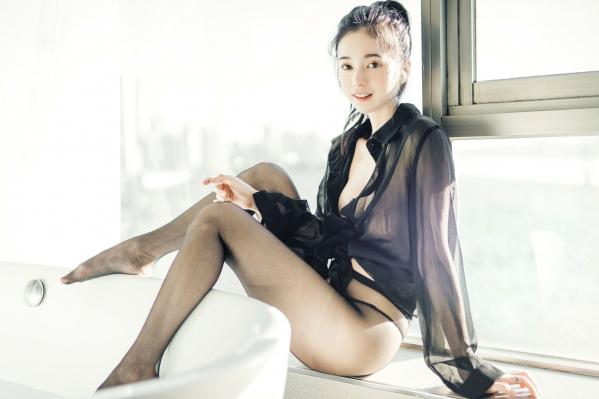    JVID-辰辰-我的女友这一次有点色有点甜-浴室湿身私房写真-透明罩衫黑丝极致诱惑-2022.04.05第25张图片