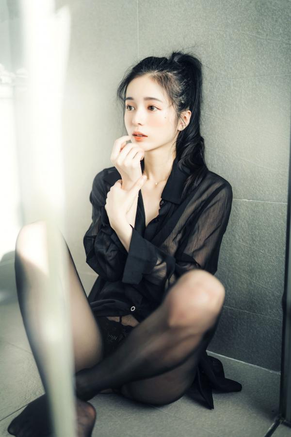    JVID-辰辰-我的女友这一次有点色有点甜-浴室湿身私房写真-透明罩衫黑丝极致诱惑-2022.04.05第36张图片