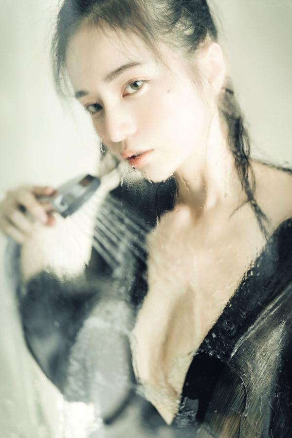    JVID-辰辰-我的女友这一次有点色有点甜-浴室湿身私房写真-透明罩衫黑丝极致诱惑-2022.04.05第62张图片