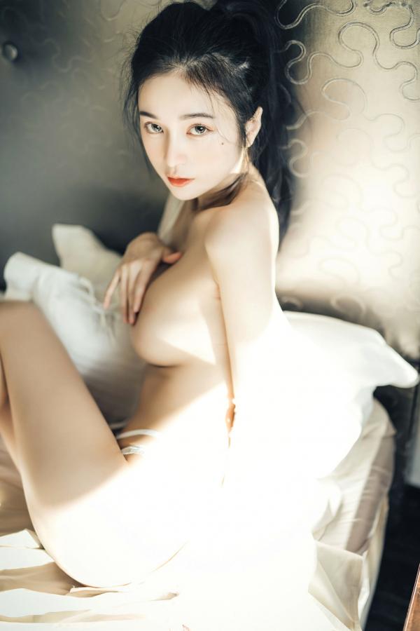    JVID-辰辰-我的女友这一次有点色有点甜-浴室湿身私房写真-透明罩衫黑丝极致诱惑-2022.04.05第93张图片