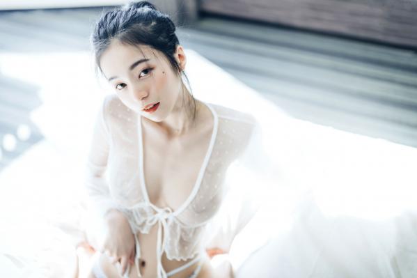    JVID-辰辰-我的女友这一次有点色有点甜-浴室湿身私房写真-透明罩衫黑丝极致诱惑-2022.04.05第105张图片