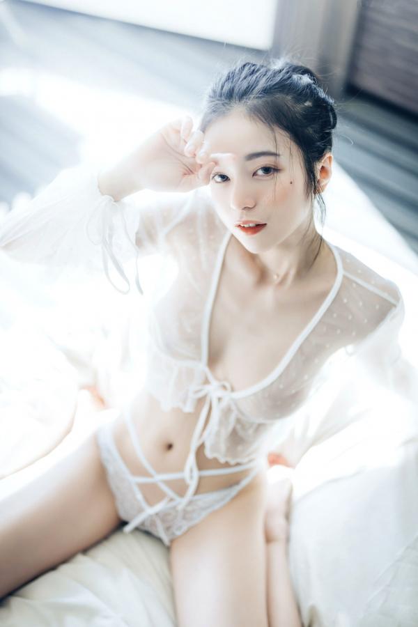    JVID-辰辰-我的女友这一次有点色有点甜-浴室湿身私房写真-透明罩衫黑丝极致诱惑-2022.04.05第106张图片