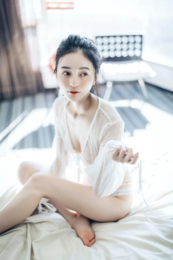    JVID-辰辰-我的女友这一次有点色有点甜-浴室湿身私房写真-透明罩衫黑丝极致诱惑-2022.04.05第108张图片