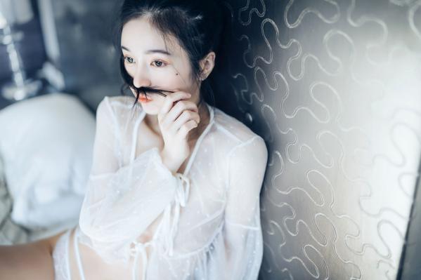    JVID-辰辰-我的女友这一次有点色有点甜-浴室湿身私房写真-透明罩衫黑丝极致诱惑-2022.04.05第113张图片