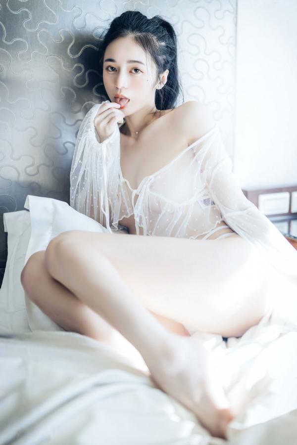    JVID-辰辰-我的女友这一次有点色有点甜-浴室湿身私房写真-透明罩衫黑丝极致诱惑-2022.04.05第119张图片
