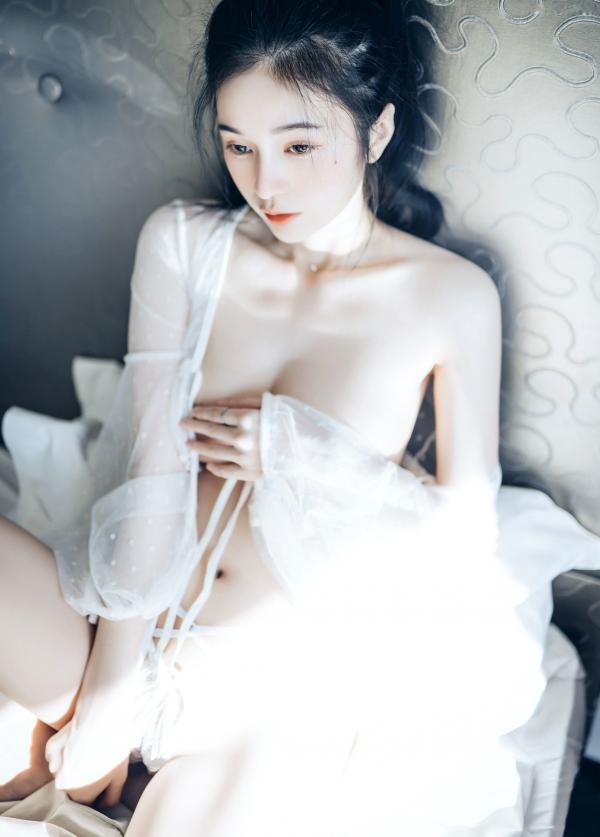    JVID-辰辰-我的女友这一次有点色有点甜-浴室湿身私房写真-透明罩衫黑丝极致诱惑-2022.04.05第122张图片