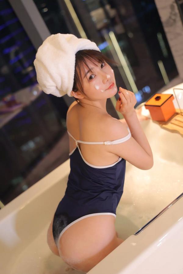    绾绾么 - 泡泡浴私房套图，浴室湿身诱惑，性感连体泳衣展现曼妙身材，纯欲风魅力写真 [141P]第98张图片