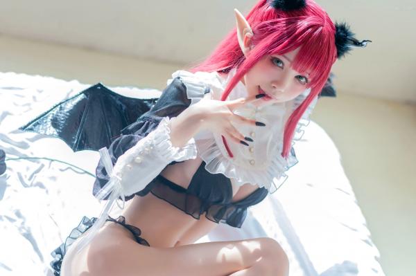    水淼-Aqua-更衣人偶Rizu-kyun恶魔Cosplay，极致魅惑蕾丝私房写真，室内场景下的禁忌诱惑第18张图片