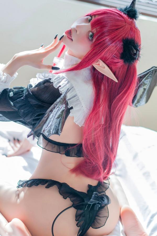    水淼-Aqua-更衣人偶Rizu-kyun恶魔Cosplay，极致魅惑蕾丝私房写真，室内场景下的禁忌诱惑第29张图片