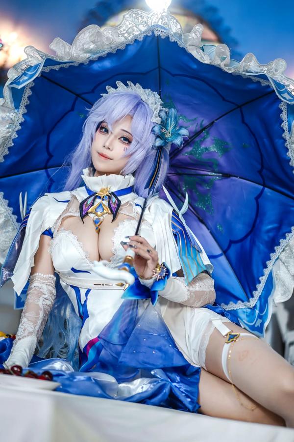    蜜汁猫裘 - 鸣潮坎特蕾拉Cosplay极致诱惑，梦幻华丽服装与性感写真呈现，高颜值还原游戏角色第7张图片