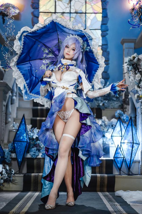    蜜汁猫裘 - 鸣潮坎特蕾拉Cosplay极致诱惑，梦幻华丽服装与性感写真呈现，高颜值还原游戏角色第32张图片