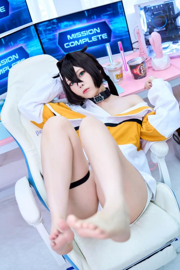    Maou Mo魔王莫 - 居家唯美镜面自拍，短发少女慵懒私房写真，美腿足部特写第3张图片