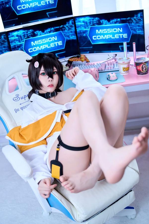    Maou Mo魔王莫 - 居家唯美镜面自拍，短发少女慵懒私房写真，美腿足部特写第5张图片