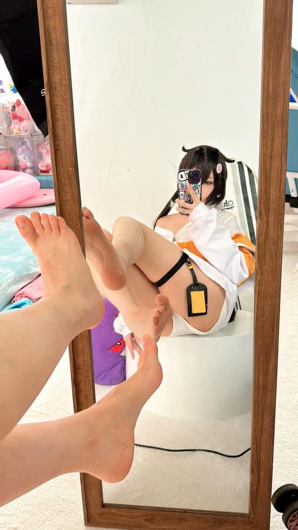    Maou Mo魔王莫 - 居家唯美镜面自拍，短发少女慵懒私房写真，美腿足部特写第37张图片