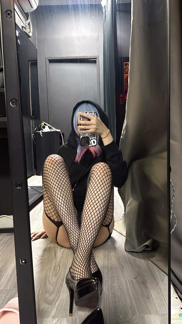    Maou Mo - Rabbit Miku 兔女郎角色扮演写真，漆皮连体装配渔网袜，绝美镜面自拍，性感二次元少女风主题 [57P]第32张图片