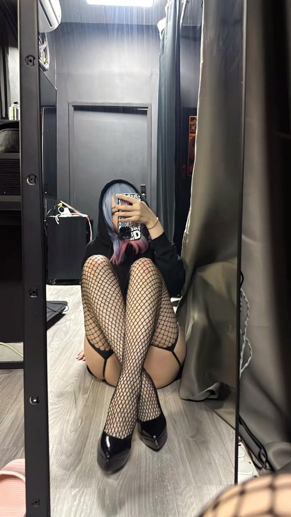    Maou Mo - Rabbit Miku 兔女郎角色扮演写真，漆皮连体装配渔网袜，绝美镜面自拍，性感二次元少女风主题 [57P]第51张图片