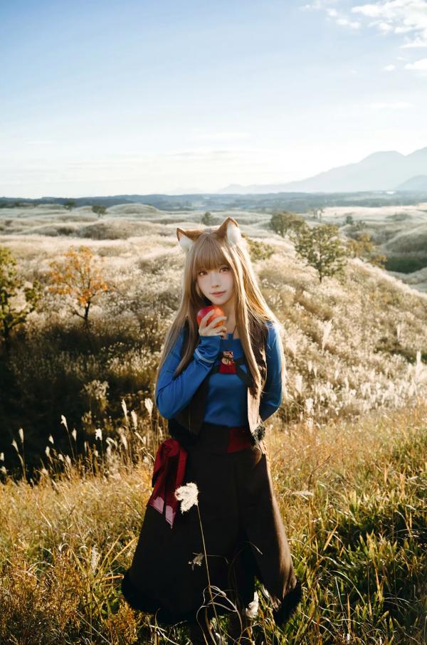    Ely_eee(ElyEE子) - Soft Glow 狼與暖陽：户外芒草丛中的治愈系狼少女Cosplay写真 [52P]第14张图片