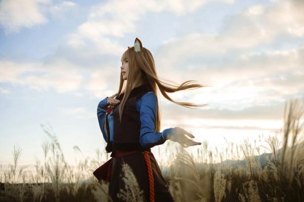    Ely_eee(ElyEE子) - Soft Glow 狼與暖陽：户外芒草丛中的治愈系狼少女Cosplay写真 [52P]第51张图片