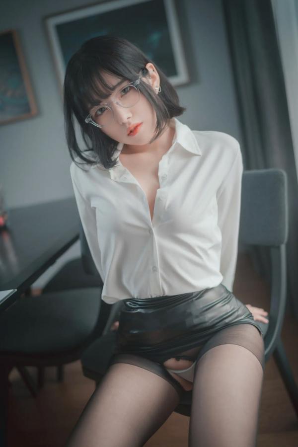    Sonson - Need Your Approval | OL职场制服诱惑，禁欲系短发女神，透视黑丝美腿私房大片第10张图片