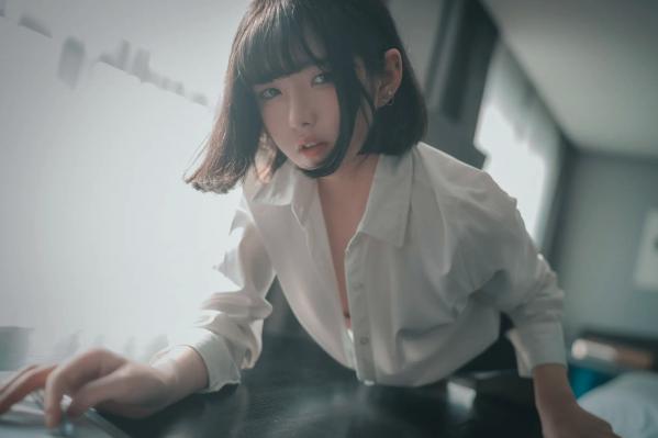    Sonson - Need Your Approval | OL职场制服诱惑，禁欲系短发女神，透视黑丝美腿私房大片第43张图片