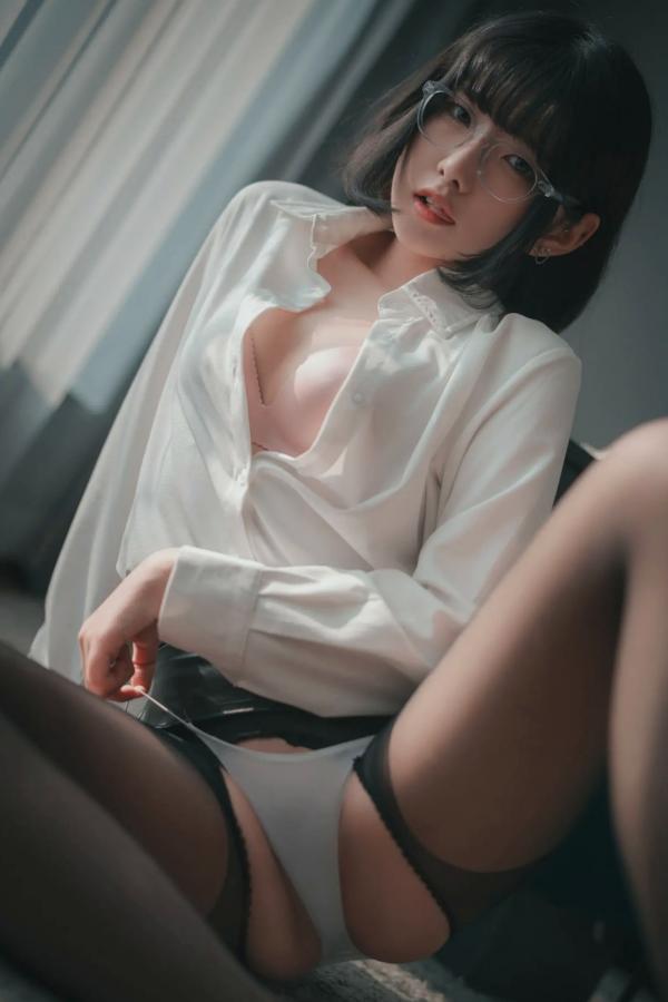    Sonson - Need Your Approval | OL职场制服诱惑，禁欲系短发女神，透视黑丝美腿私房大片第50张图片