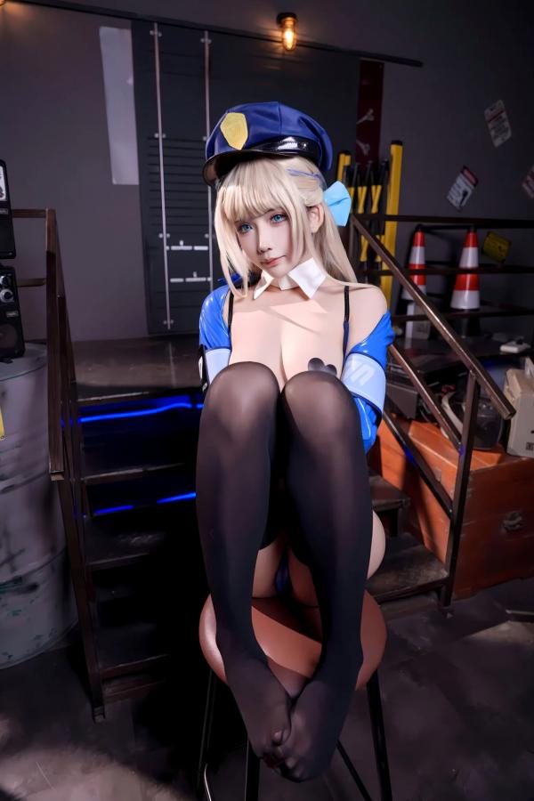    抱走莫子aa - 飞鸟马时COS 大胆警服制服诱惑 角色扮演 魅惑写真第11张图片