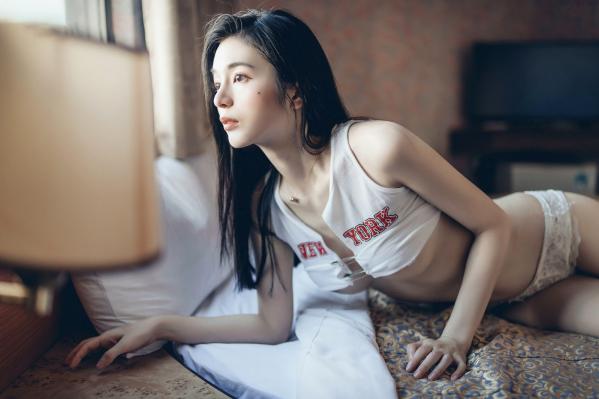    JVID辰辰超仙美人私房写真，居家卧室与纯欲浴室风，极致诱惑湿身透点，展现清纯与火辣的双重反差魅力第15张图片