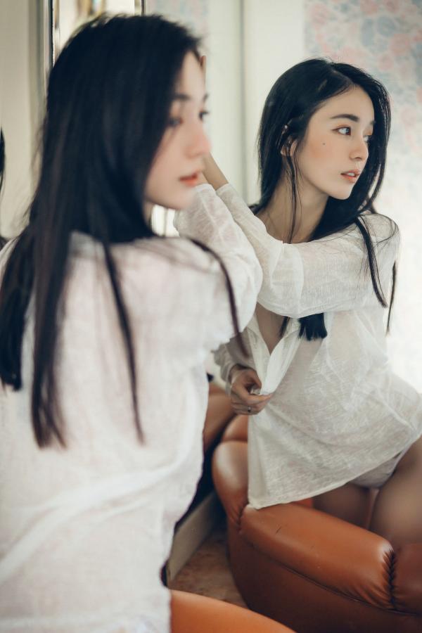    JVID辰辰超仙美人私房写真，居家卧室与纯欲浴室风，极致诱惑湿身透点，展现清纯与火辣的双重反差魅力第42张图片