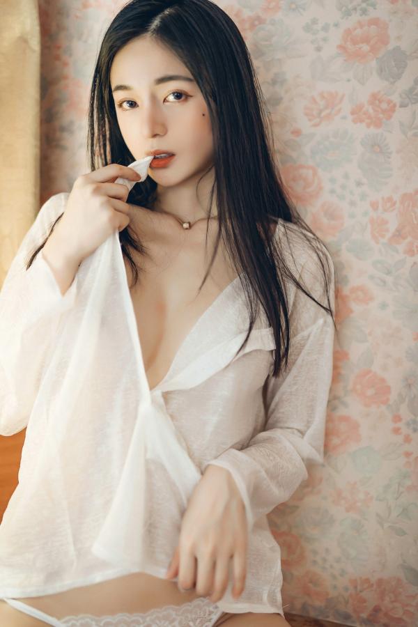    JVID辰辰超仙美人私房写真，居家卧室与纯欲浴室风，极致诱惑湿身透点，展现清纯与火辣的双重反差魅力第61张图片